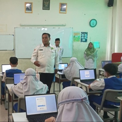 Hari Keempat Ujian Madrasah di MIN 14 Al-Azhar Asy-Syarif Berjalan Tertib dan Lancar