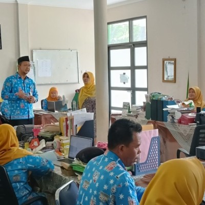 MTsN 26 Kepulauan Seribu Tutup Bimtek Kurikulum Berbasis Cinta dan Jurnal Penelitian