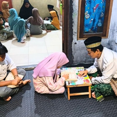 Penyuluh Agama KUA Kepulauan Seribu Utara Berikan Pembinaan Keagamaan di MT TPQ An Niswah Pulau Kelapa