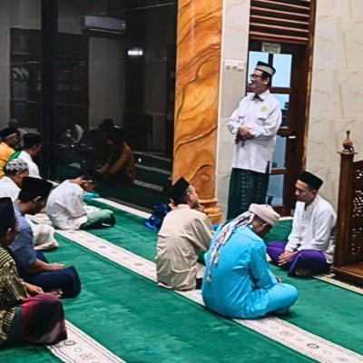 Memuliakan Dzulhijjah Lewat Dzikir dan Ibadah, Penyuluh Agama Kepulauan Seribu Utara Beri Pencerahan kepada Jamaah