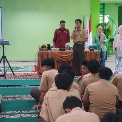 MAN 2 Jakarta dan Binawan University Gelar Seminar Bijak Bermedia Digital