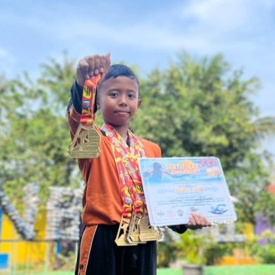 Siswa MIN 8 Jakarta Borong Juara Renang