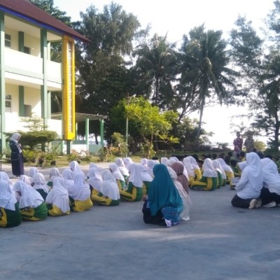 Semangat dan Kebersamaan, Siswi SMAIT Al Kahfi Gelar Rihlah Ilmiah 2026