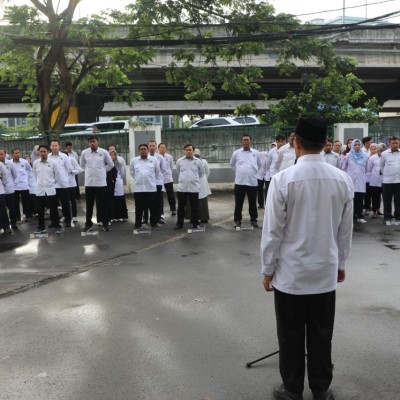Kepala Kantor Wilayah Apresiasi Dedikasi Aparatur Sipil Negara Kementerian Agama DKI Jakarta