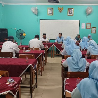 Rapat Dinas MTsN 9 Jakarta Perkuat Komitmen Peningkatan Mutu dan Prestasi