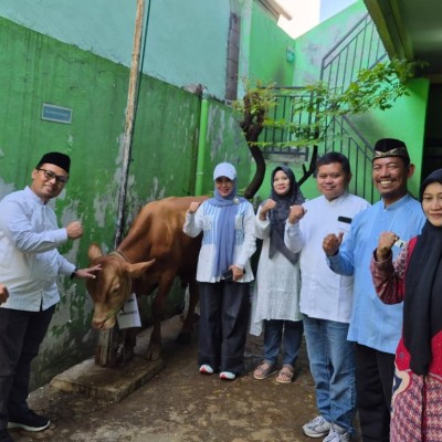 Kanwil Kemenag DKI Jakarta Serahkan Hewan Kurban dan Tinjau MIS Bachrul Ilmi Al-Amin