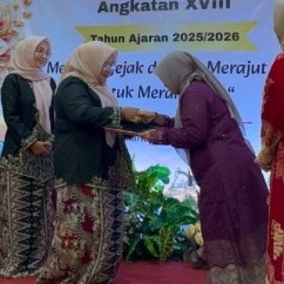 Tangis Haru dan Kebanggaan Warnai Tasyakuran Kelulusan Angkatan XVIII MTsN 41 Al Azhar Asy Syarif