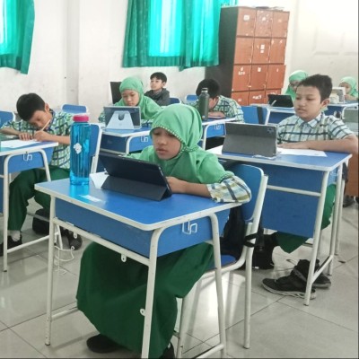 Siswi MIN 14 Al-Azhar Asy-Syarif Jalani Uji Publik Hafalan Al-Qur’an 5 Juz
