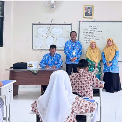 Pastikan Mutu Penilaian Terjaga, Pengawas Madrasah Monitoring ASAT di MIN 17 dan MTsN 26 Pulau Tidung