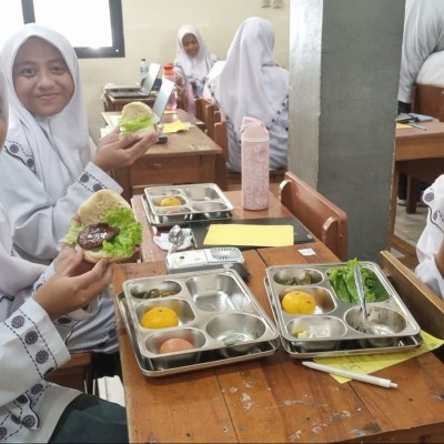 MAN 22 Jakarta Mulai Terima Program Makan Bergizi Gratis, 537 Civitas Madrasah Jadi Penerima Manfaat