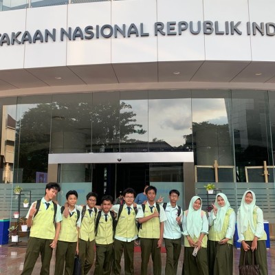 Tim Riset MTsN 29 Jakarta Timur Perkuat Literasi Penelitian melalui Kunjungan ke Perpustakaan Nasional