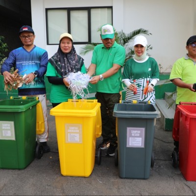 Senam Rabu Sehat Berseri, Kakanwil Ajak ASN Wujudkan Budaya Peduli Lingkungan