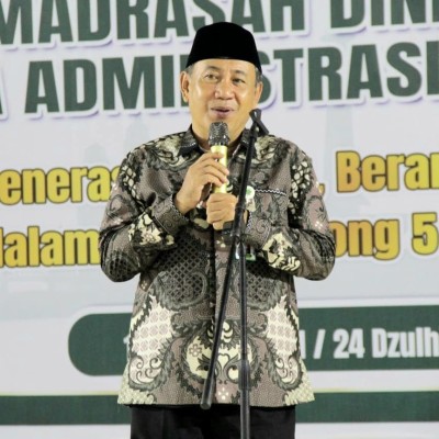 Wisuda Akbar MDT Jakarta Utara, Kakankemenag Dorong Santri Lanjutkan Pendidikan dan Raih Impian