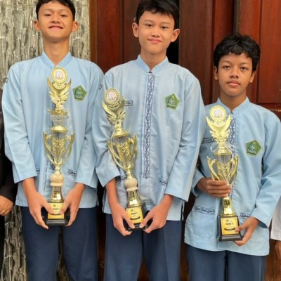Tiga Siswa MTsN 2 Jakarta Raih Nilai TKA Tertinggi