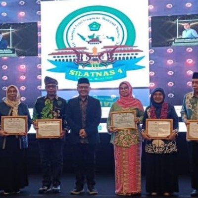 Pengawas Madrasah Kankemenag Kota Jakarta Selatan Terima Penghargaan Silatnas Pokjawas Nasional 2026