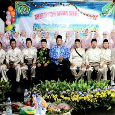 Pelepasan Siswa dan Siswi Angkatan ke-35 MIS Darul Gufron, Alumni Yang Siap Bersaing Dalam Prestasi