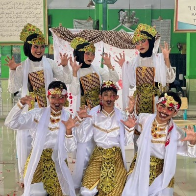 Tari Si Pengabdi MTsN 29 Jakarta Timur Sampaikan Pesan Moral Melalui Seni Budaya