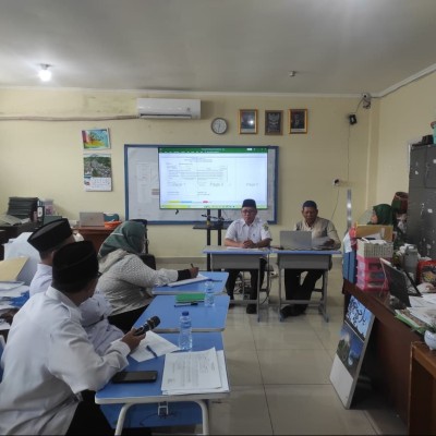 MIN 14  Al-Azhar Asy-Syarif  Gelar Pleno Kenaikan Kelas, Pastikan Evaluasi Siswa Objektif dan Akuntabel