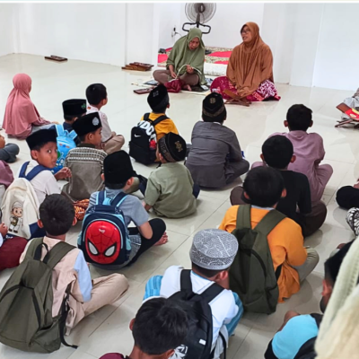 Penyuluh KUA Kepulauan Seribu Utara Bimbing Santri TPQ Al-Ikhlas, Tingkatkan Kemampuan Baca Al-Qur’an dan Hafalan Surat Pendek