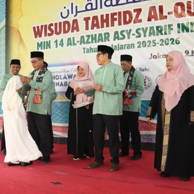 Wisuda Tahfiz  MIN 14 Al-Azhar Asy-Syarif  Teguhkan Generasi Qurani