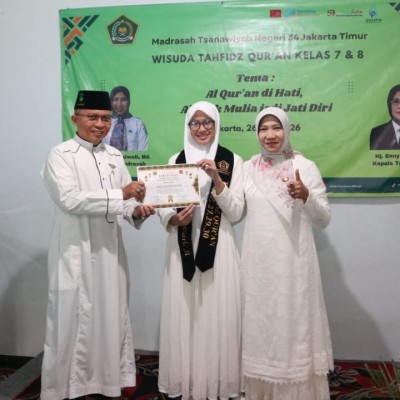 Wisuda Tahfidz MTsN 34 Jakarta Perkuat Karakter Qurani Peserta Didik