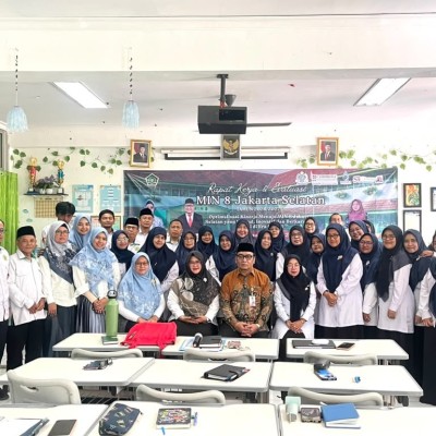 Raker MIN 8 Jakarta Selatan Perkuat Komitmen Tingkatkan Mutu Pendidikan