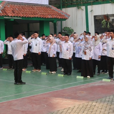 Apel Senin, KanKemenag Jakarta Selatan Perkuat Semangat Pelayanan dan Kepedulian terhadap Pendidikan