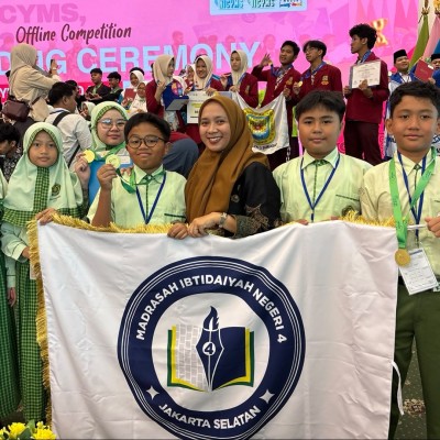 Dari Limbah Menjadi Karya, Tim ChiCaCo Riset MIN 4 Jakarta Selatan Raih Gold Medal