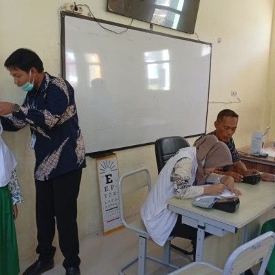 Puskesmas Kepulauan Seribu Selatan Gelar Cek Kesehatan Gratis bagi Murid MIN 17 Kepulauan Seribu
