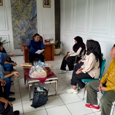 Kemenag Jakarta Timur Serahkan Sertifikat Halal, Dorong Pelaku Usaha Jaga Kehalalan Produk