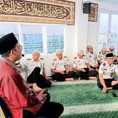 Penyuluh Agama Islam Kankemenag Jakarta Utara Uraikan Makna “Iyyaka Na’budu wa Iyyaka Nasta’in”