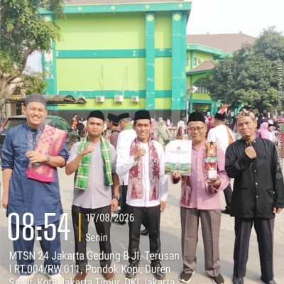 Semangat Kemerdekaan GTK MTsN 17 Jakarta: Khidmat, Kompak, dan Peduli