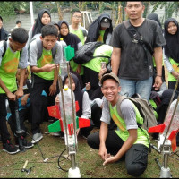 Perkenalkan Sains Dengan Cara Menyenangkan, MTsN 32 Jakarta Selenggarakan Pelatihan Roket Air