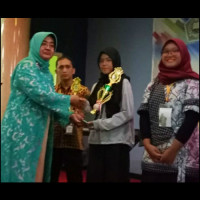 Siswi MTsN 32 Raih Juara Harapan 2 Puisi Tingkat Provinsi DKI Jakarta