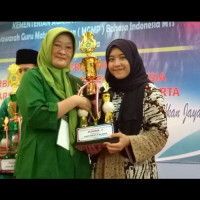 Najma Rafiki Peserta Didik MTsN 32 Jakarta Raih Juara 1 Lomba Pidato Tingkat Provinsi DKI Jakarta