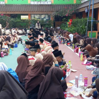 Tingkatkan Kebersamaan Peserta Didik MTsN 34 Jakarta Adakan Kegiatan Sarapan Bersama