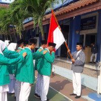 Kepala Madrasah Pimpin Pelantikan Pengurus OSIS dan MPK MAN 16 Jakarta Periode 2018-2019