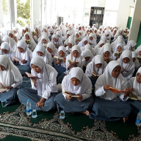 Tingkatkan Ketakwaan MAN 17 Jakarta Adakan Hataman Al Qur’an